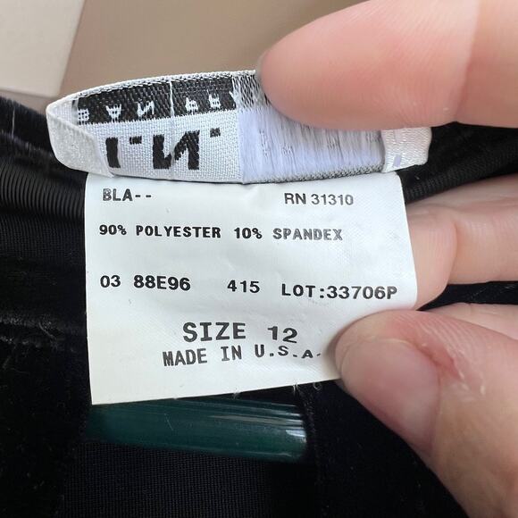 Vintage 90's I.N. Studio black velvet cardigan size 12 - Picture 3 of 4